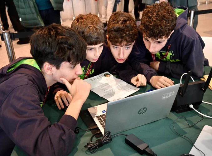 Equipo de alumnos de la fase final de la sexta edición de la National Cyber League de la Guardia Civil.