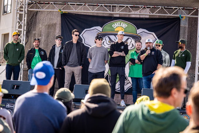 Oakland Ballers on stage at Fans Fest. Co-Founder Bryan Carmel, Co-Founder Paul Freedman, Asst GM Tyler Petersen, 1B Christian Almanza, OF Michael O’Hara, P Connor Sullivan, VP Comms Casey Pratt, Manager Aaron Miles, C Tyler Lozano, coach James Harris.  📸 @LastDiveBar / Paul Bailey