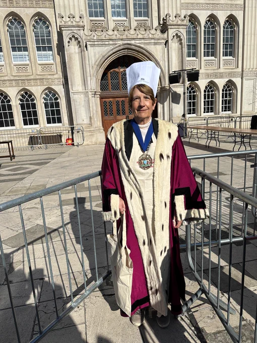 Master Needlemaker ready for the pancake race