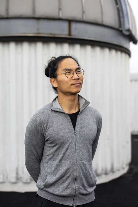 Jesse Han in front of Harvard College Observatory telescope
