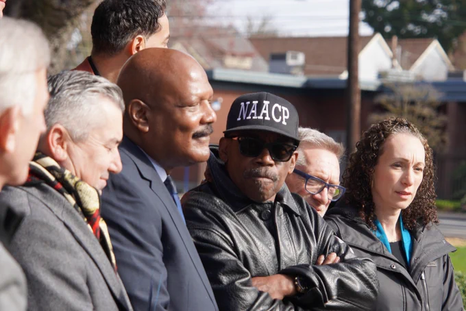 Photo of James Posey, Pastor Hennessee, District Attorney Nathan Vasquez, Councilor Elana Pirtle-Guiney and Councilor Dan Ryan at a public safety event at Dawson Park