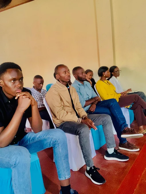 Today @sibomanaemm has attended a seminar that was organised by @YDPD8 with topic "discussion on preventing family conflicts and building lasting peace" at kacyiru sector main hall


@rwandawewant @BPNRwanda @WVRwanda @KOICA_Rwanda 