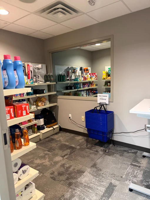 Photo from the Retail Lab in the Consumer NeuroInsights Research Lab (C-NRL), Fogelman College of Business and Economics.