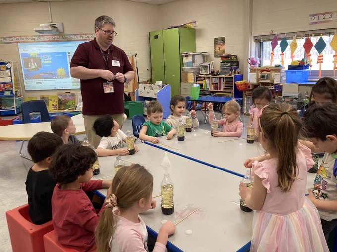 Mr, Schuck, one of Valley View's Pre-K 4 parents, came into the classroom to teach the Pre-K 4 class about lava lamps and all the children made their own lava lamp.  