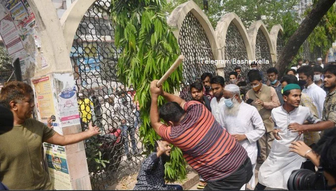 March 26, 2021 

Armed terrorists of the fallen Fascist League brutally attacked the worshippers who had come to offer Friday prayers at the National Mosque Baitul Mukarram, focusing on the visit of Gujarat's butcher Modi to Dhaka.

It is a rare incident in the history of the world that such a brutal attack was carried out on ordinary religious worshippers of one's own country to please the head of state of another country!

#26march2021
#GoBackModi
#AntiModiProtest