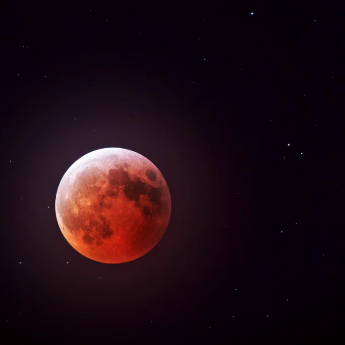 blood moon photo by Imran Sultan