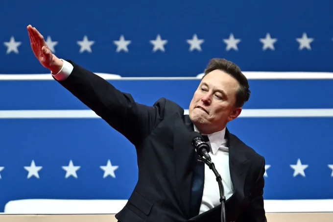 Elon Musk giving a Nazi salute at Trump's inauguration 