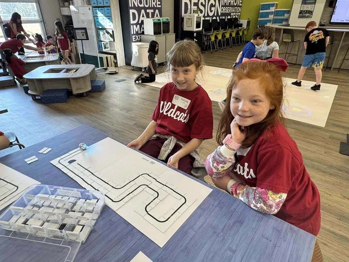 Students in STEM Innovation Center