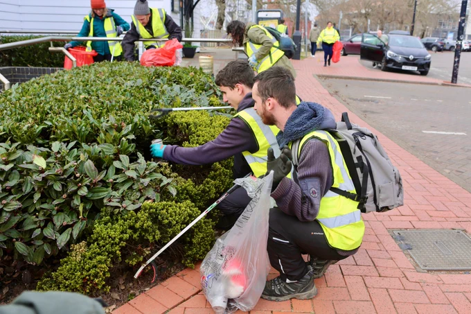 Volunteers Litter picking