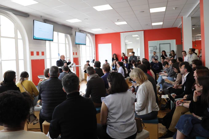 Intervention de Thierry Lambert, délégué interministériel à la transformation publique, devant les participants de la journée des labs, au Lieu de la transformation publique
