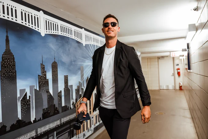 Cody Bellinger arrives to the stadium for opening day.