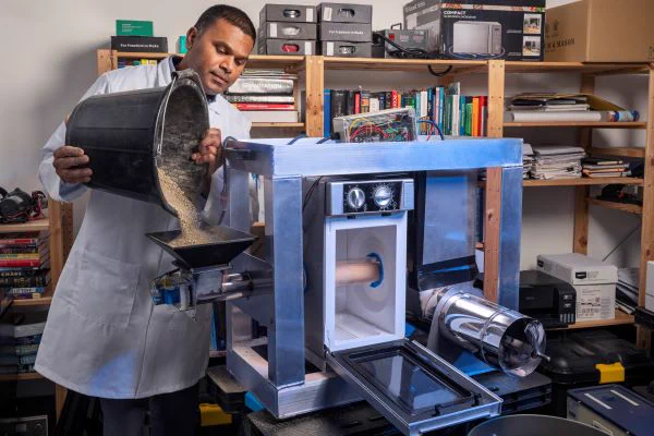 The SonoChem System by Naicker Scientific. Image credit: Max Alexander.