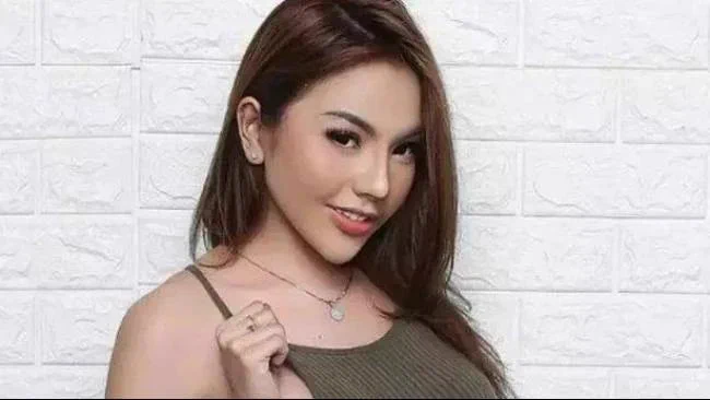 gbr : https://www.kompas.tv/entertainment/583641/setelah-ridwan-kamil-membantah-lisa-mariana-hubungi-pengacara-sunan-kalijaga-sebut-soal-tes-dna?page=all