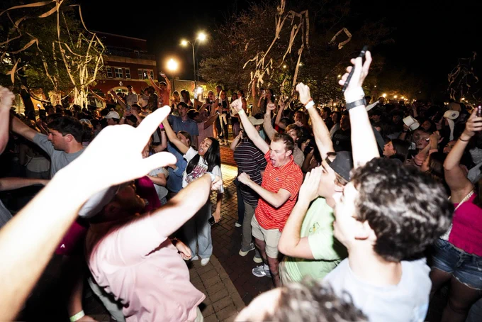 Toomers corner getting rolled