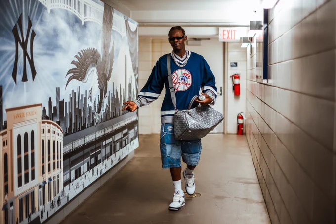 Jazz Chisholm Jr. arrives to Yankee Stadium.