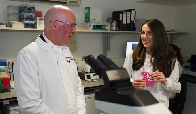 First Minister John Swinney visits the Cancer Research UK Scotland Institute. 