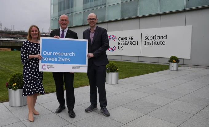 First Minister John Swinney visits the Cancer Research UK Scotland Institute. 