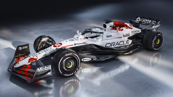 A front side-on view of Yuki's RB21 in the white livery.