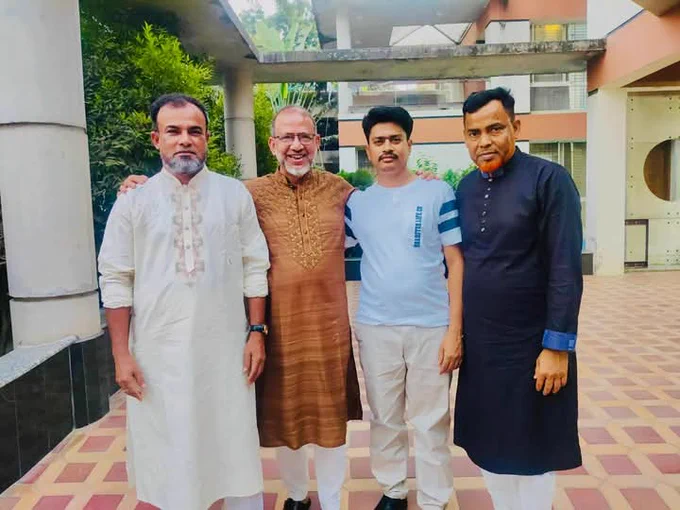 Communal leader of Munshiganj 3 constituencies, district BNP member secretary Mohiuddin Bhai exchanged greetings on Eid ul Fitr.