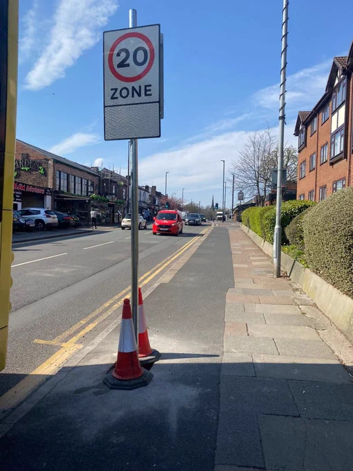 20mph sign on Monton Rd
