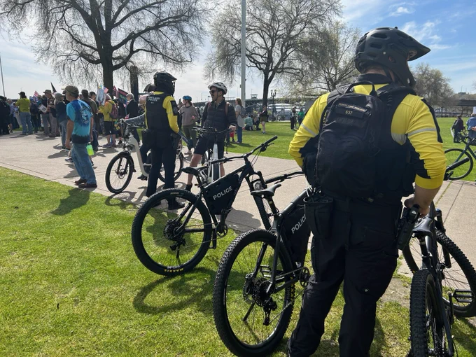 Bicycle officers talking to participants in Tom McCall Waterfront Park