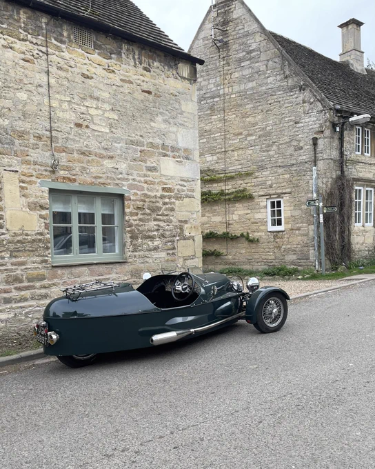 JZR three-wheeler, rear
