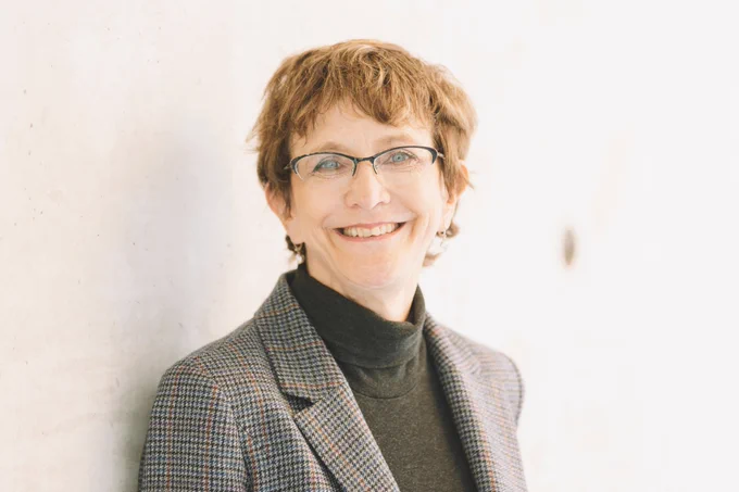 Headshot of Brenda Andrews
