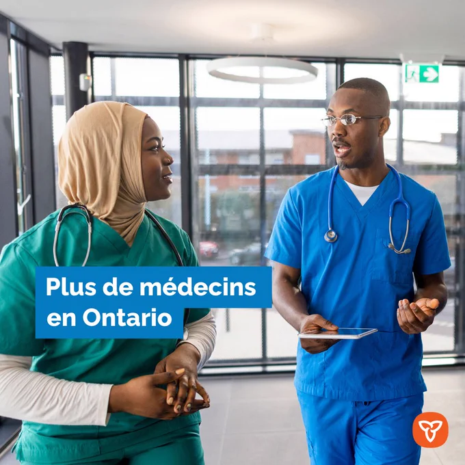 Des médecins en conversation