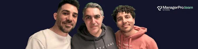 Foto de Javi, José Carlos y Rafa el día del lanzamiento 😊