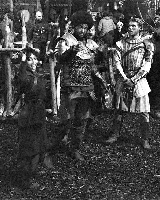 Isabella Bucceri (Faile Bashere), Marcus Rutherford (Perrin Aybara), Taylor Napier (Maksim) and Jay Duffy (Dain Bornhald) between takes on the set of The Wheel of Time Season 3.