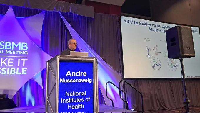 Andre Nussenzweig delivers his award lecture on genome stability at the 2025 ASBMB Annual Meeting. 