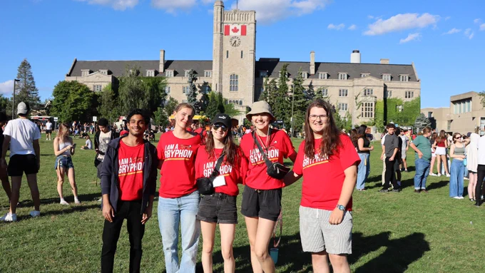 Orientation Volunteers (OVs) in front of Johnston Hall
