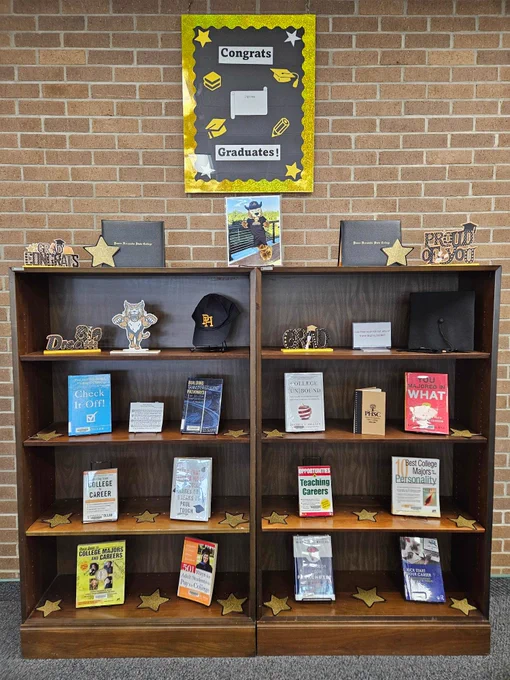 PHSCLibraries, PHSCedu, PHSCEastCampus library, book display, graduation, graduation book display