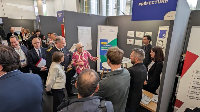 Photographie de la ministre déléguée chargée de la Ruralité, Françoise Gatel, a présidé l’inauguration du salon, en présence de la présidente de l’AMF35, Marielle Muret-Beaudoin, du préfet de région, Amaury de Saint-Quentin, de la maire de Rennes, Nathalie Appéré, du président du Conseil départemental, Jean-Luc Chenut.