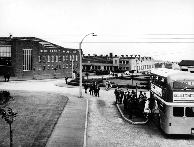 Workers boarding a bus in Queenslie Industrial Estate in around 1962. Visible in the background is the Weir-Pacific Valves Ltd building.
Archive ref: P7635