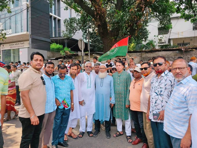 Mother of democracy, BNP Chairperson Begum Khaleda Zia and BNP Acting Chairman's wife Dr. Zubaida Rahman have returned home after undergoing treatment and after a long 17-year exile. 

On their glorious return, I express my deep respect, sincere love and congratulations on behalf of Mr. Mohiuddin Bhai, Member Secretary of Munshiganj District BNP.

#BNPMediaCell #BNP #Bangladesh 

#KhaledaZia #Zia #TariqueRahman #ZubaidaRahman