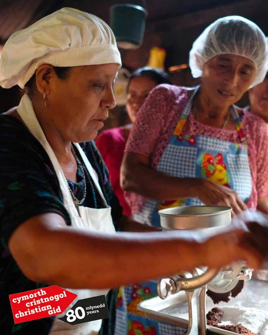 Aurelia and her neighbour, Sofia, grinding cacao with a grinder supplied by
Christian Aid’s partner, Congcoop.
Credit: A.Sheppey/Christian Aid