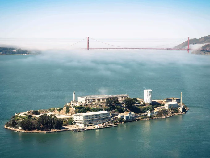 alcatraz with Golden Gate Bridge 