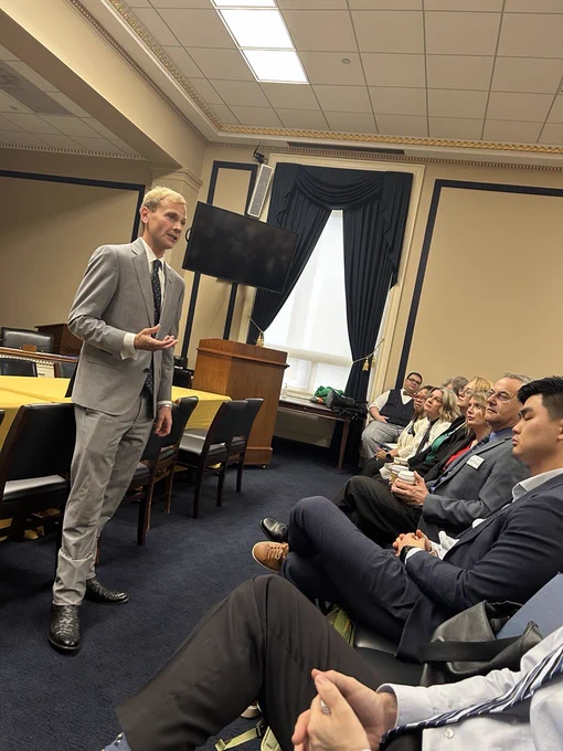 Yesterday, 70  U.S. #EdTech leaders went to Capitol Hill to advocate for key education policies on AI, E-Rate, cybersecurity, privacy & more. Their message: Support digital learning for all students.