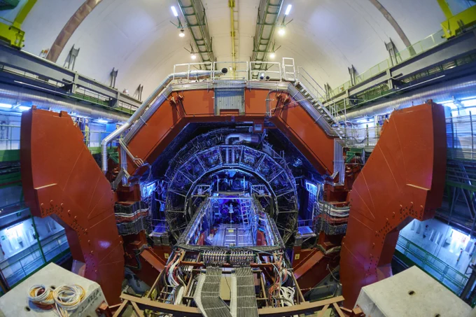 Picture of the ALICE detector / Photo du détecteur ALICE (image: CERN)