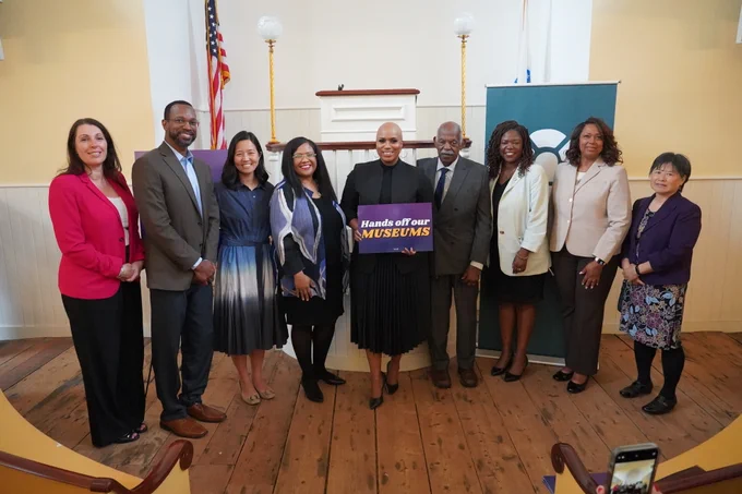 Rep. Ayanna Pressley poses for a photo with Mayor Michelle Wu, Boston City Council President Ruthzee Louijeune, Clerk Allison Cartwright, and local museum leaders & advocates. 