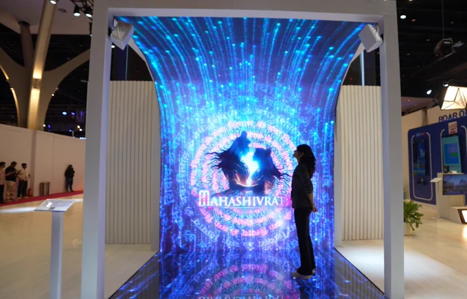 C Shaped Immersive LED: An immersive LED Wall that fascinated spectators with a visual representation of the Mahashivratri festival through the innovative and custom-fabricated C-shaped screen for maximum impact.
