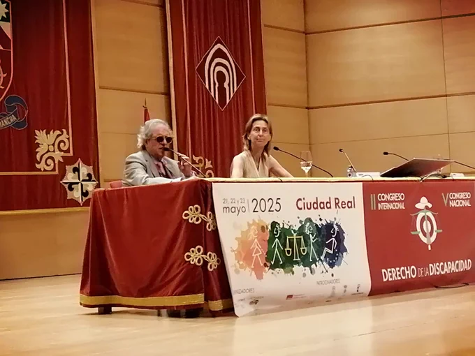 Foto de la ponente durante su intervención