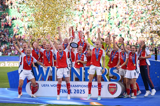 Arsenal lift the UEFA Women's Champions League.