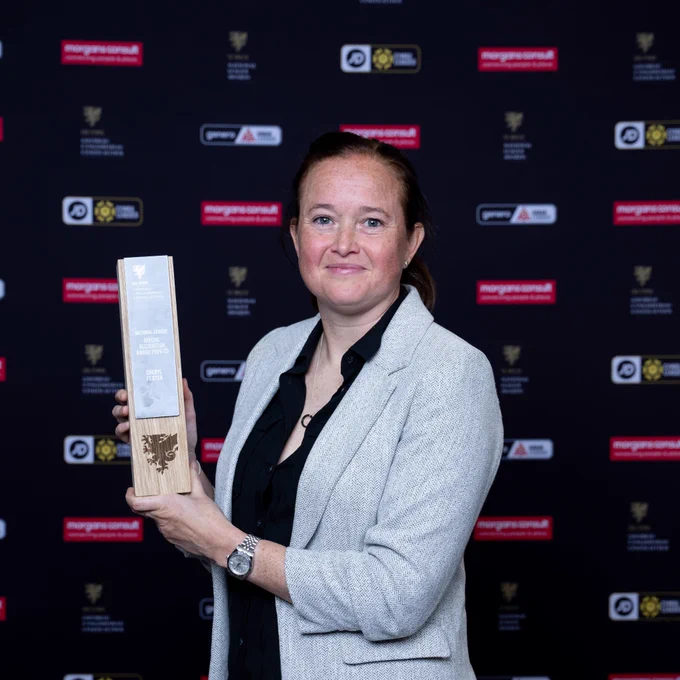 Cheryl Foster with the FAW Special Recognition Award. 