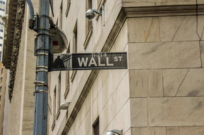 Close up of wall street sign.