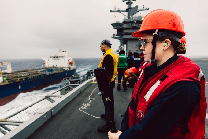 Gunner’s Mate Seaman Emily Nutt, from Pensacola, Florida, assigned to weapons department’s armory division, prepares to fire a shot-line on the flight deck of the Nimitz-class aircraft carrier USS George Washington (CVN 73) before a fueling-at-sea with the Military Sealift Command-chartered ship motor tanker Badlands Trader while underway in the Pacific Ocean, May 28, 2025. The George Washington is the U.S. Navy’s premier forward-deployed aircraft carrier, a long-standing symbol of the United States’ commitment to maintaining a free and open Indo-Pacific region, while operating alongside allies and partners across the U.S. Navy’s largest numbered fleet. (U.S. Navy photo by Mass Communication Specialist 3rd Class Geoffrey L. Ottinger)