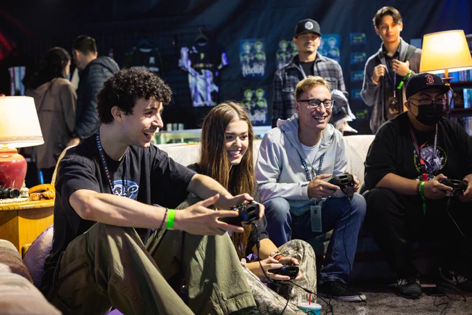 Fans enjoying free-play at the Halo World Championship