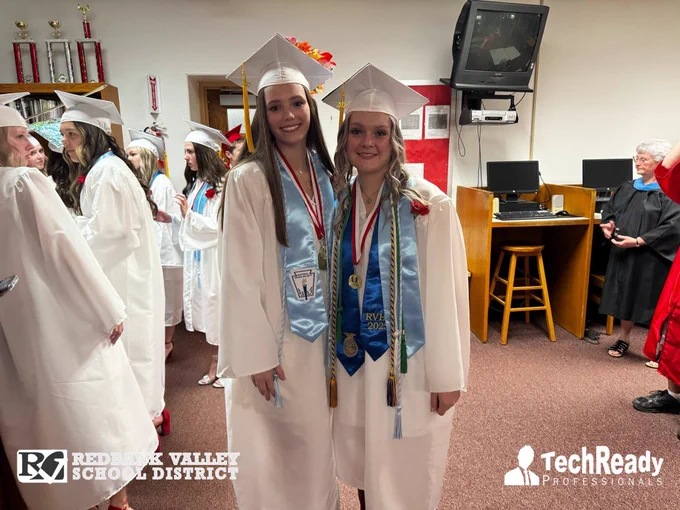 🎓 Congrats Redbank Valley High School Class of 2025 from New Bethlehem, PA! ❤️🤍 We’re so proud!

📸 Photos by Liz Harmon & Ayla Nolan of TechReady Professionals & RedbankValley.org 🗞 See The Leader-Vindicator for details! 

#ClassOf2025 #Graduation #HighSchool #NewBethlehem #RedbankValley