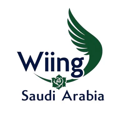 • اكسسوارات طيران فريدة (نيم تاق، مجسمات، أكواب مخصصة) ✈️  
• نوطات وشعارات تُخاط بروح الفخر 🇸🇦